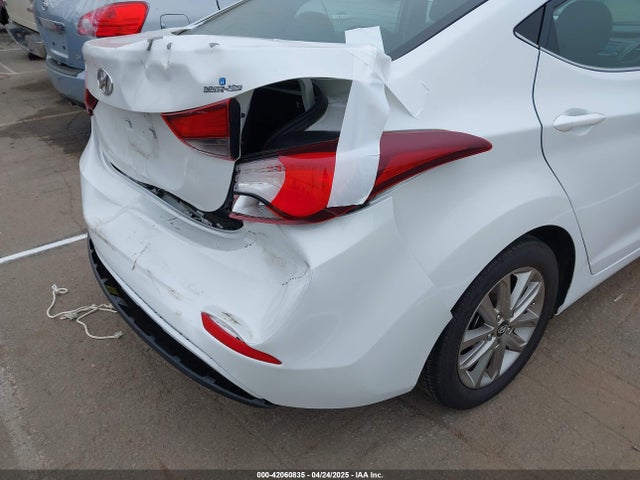 5NPDH4AE6FH555767 Hyundai ELANTRA SE