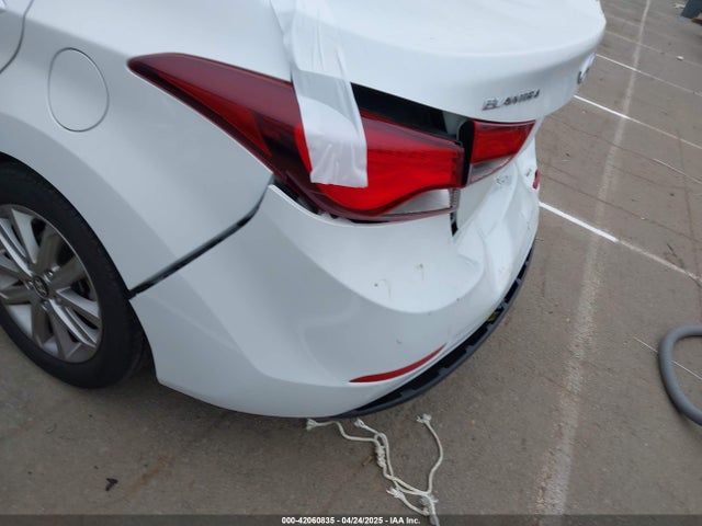 5NPDH4AE6FH555767 Hyundai ELANTRA SE