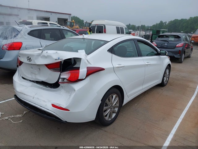 5NPDH4AE6FH555767 Hyundai ELANTRA SE