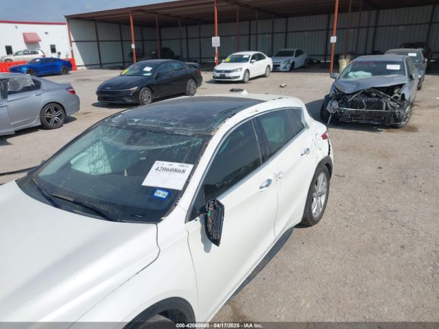 SJKCH5CP1KA008582 Infiniti Qx30 Luxe
