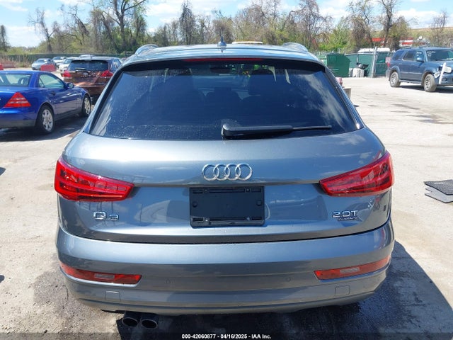 WA1JCCFS5HR003127 Audi Q3 2.0t Premium
