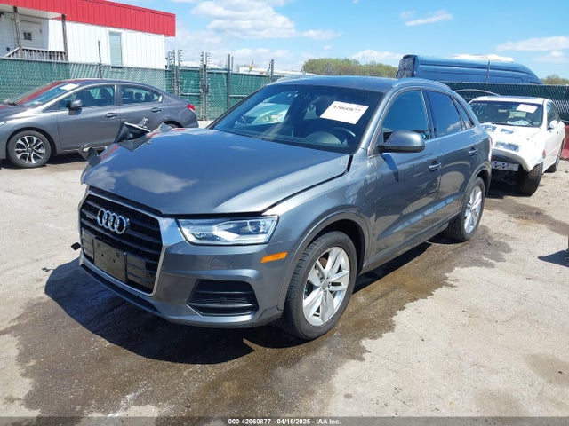 WA1JCCFS5HR003127 Audi Q3 2.0t Premium