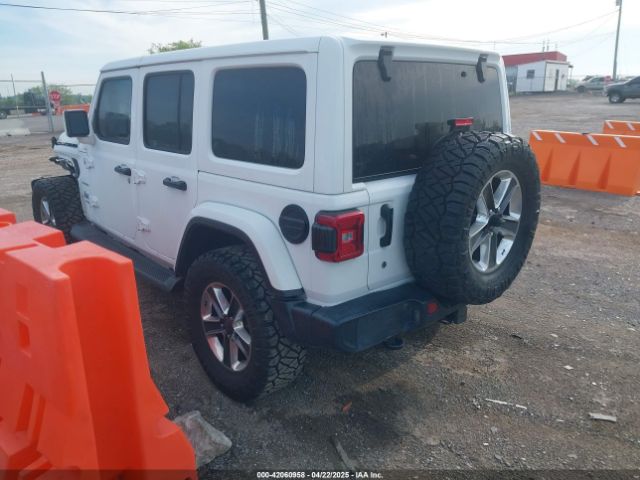 1C4HJXEG4JW319754 Jeep Wrangler Unlimited Sahara 4x4