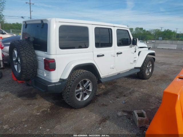 1C4HJXEG4JW319754 Jeep Wrangler Unlimited Sahara 4x4