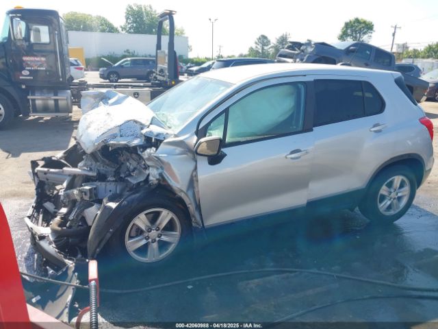 3GNCJKSB2LL211624 Chevrolet Trax Fwd Ls