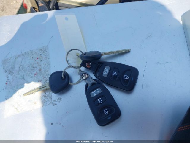KMHD74LF7HU398828 Hyundai ELANTRA SE
