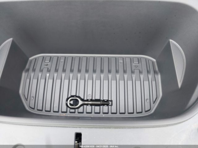 7SAYGDED5RF093696 Tesla Model Y