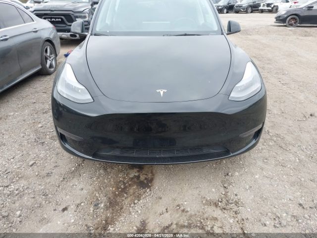 7SAYGDED5RF093696 Tesla Model Y