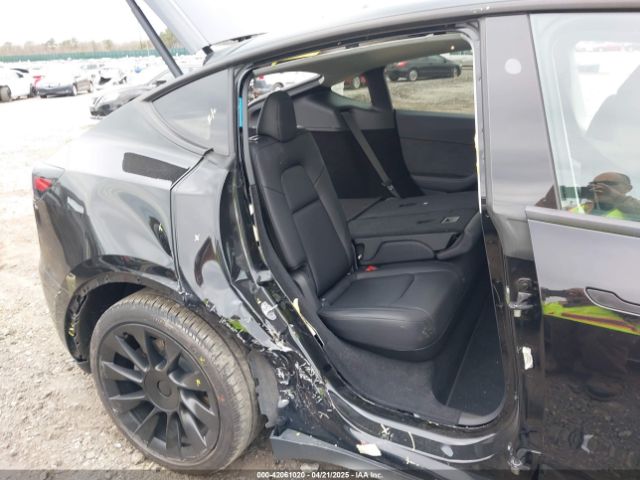 7SAYGDED5RF093696 Tesla Model Y
