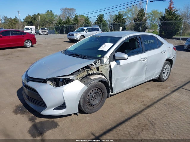 2T1BURHE6KC134196 Toyota COROLLA LE