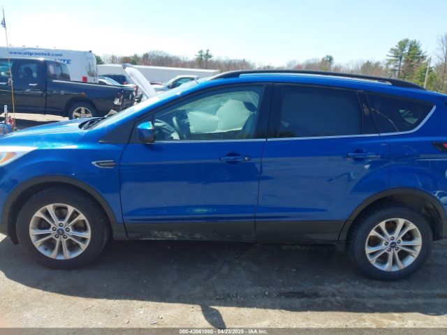1FMCU9GD4JUB40444 Ford ESCAPE SE