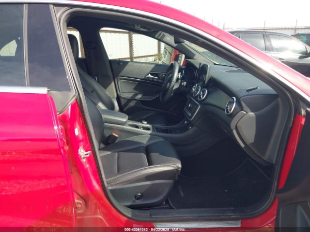 WDDSJ4GB8KN763013 Mercedes-Benz CLA 250 4MATIC