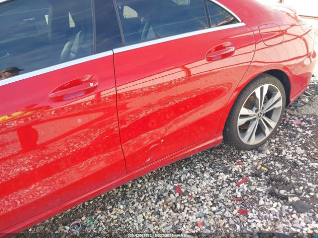 WDDSJ4GB8KN763013 Mercedes-Benz CLA 250 4MATIC
