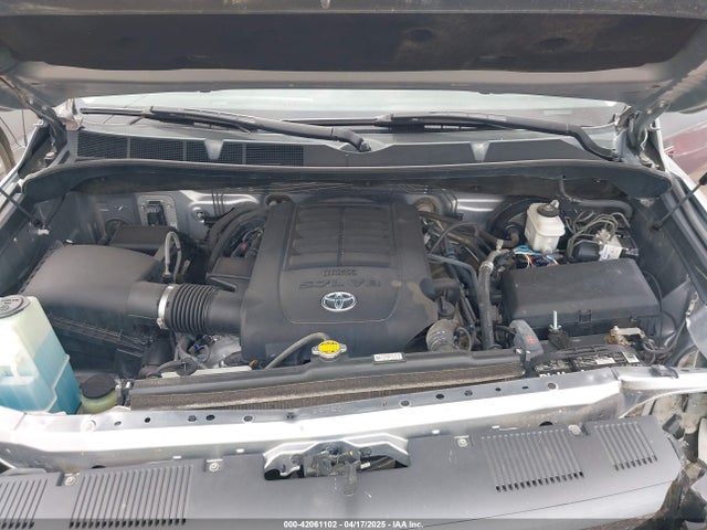 5TFUW5F15FX463099 Toyota Tundra Sr5 5.7l V8