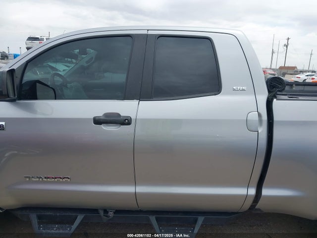 5TFUW5F15FX463099 Toyota Tundra Sr5 5.7l V8