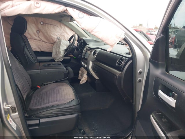 5TFUW5F15FX463099 Toyota Tundra Sr5 5.7l V8