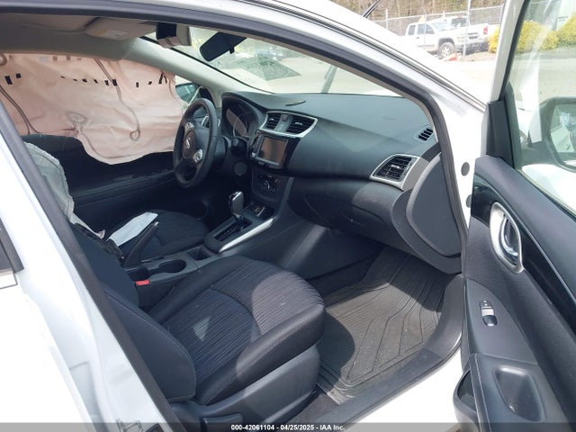 3N1AB7AP3KY245745 Nissan SENTRA SV