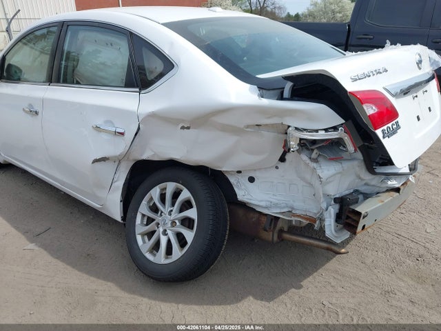 3N1AB7AP3KY245745 Nissan SENTRA SV