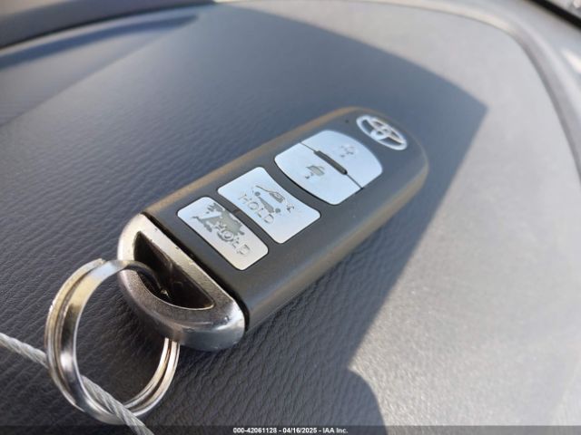 3MYDLBYV7JY330389 Toyota YARIS IA