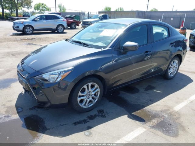 3MYDLBYV7JY330389 Toyota YARIS IA