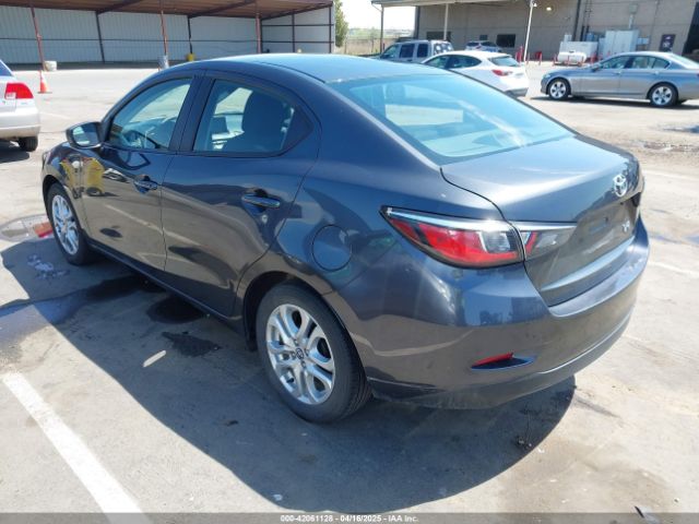 3MYDLBYV7JY330389 Toyota YARIS IA