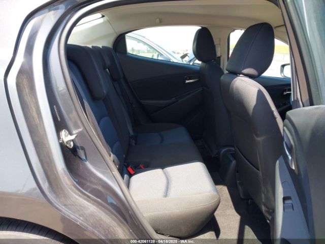 3MYDLBYV7JY330389 Toyota YARIS IA