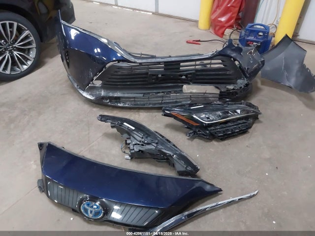 JTEAAAAH6NJ090778 Toyota VENZA LE