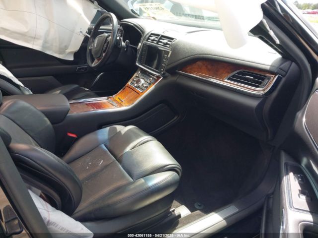 1LN6L9TP5H5611991 Lincoln Continental Select