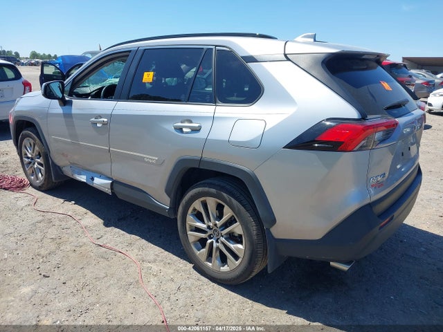 Toyota Rav4 Xle Premium 2019 JTMC1RFV5KJ002874 Image 3