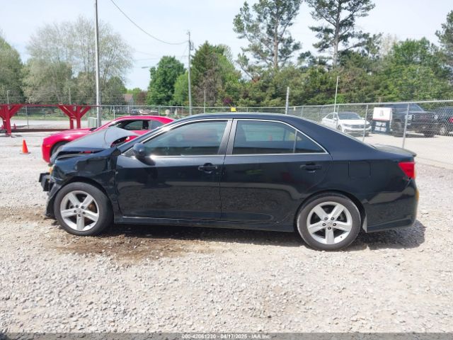 4T1BF1FK1EU424661 Toyota CAMRY SE