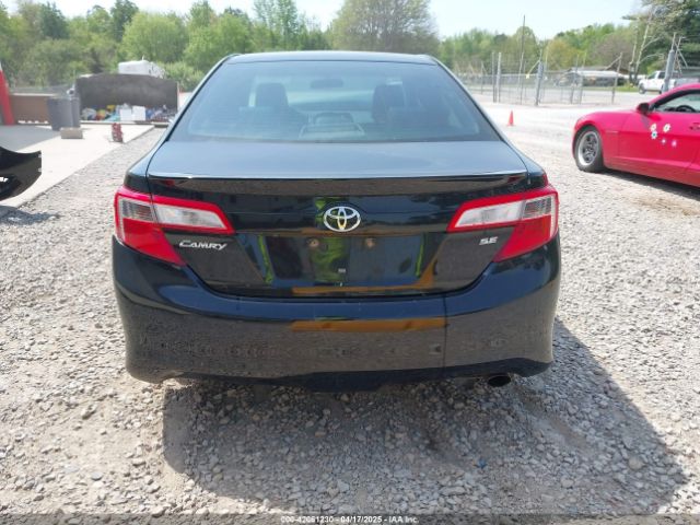 4T1BF1FK1EU424661 Toyota CAMRY SE