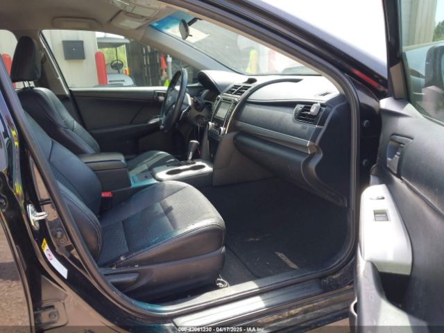 4T1BF1FK1EU424661 Toyota CAMRY SE