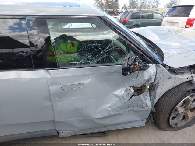 Rivian r1t 2023 7FCTGBAA9PN027894 Image 33