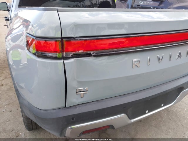 Rivian r1t 2023 7FCTGBAA9PN027894 Image 35