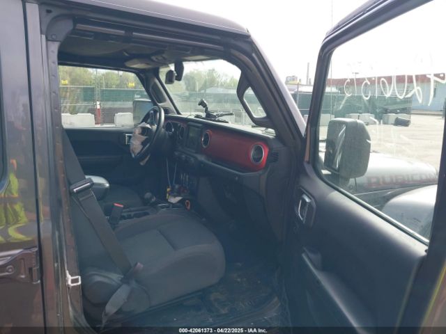 1C4HJXFN5JW331621 Jeep Wrangler Unlimited Rubicon 4x4