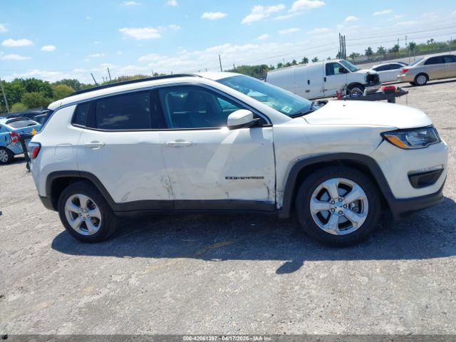 3C4NJDBB8KT847766 Jeep Compass Latitude 4x4