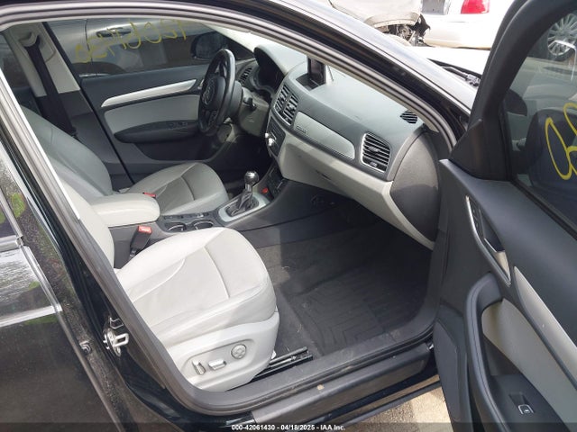 Audi Q3 2.0t Premium Plus 2016 WA1EFCFS5GR024468 Image 5