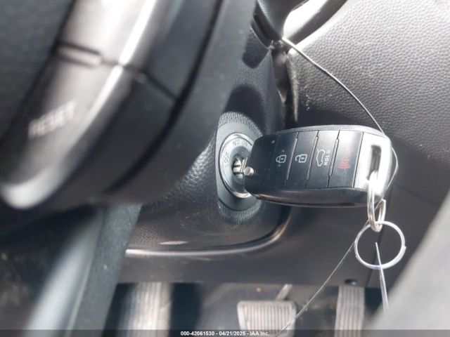 KNDJP3A53J7510640 KIA SOUL +