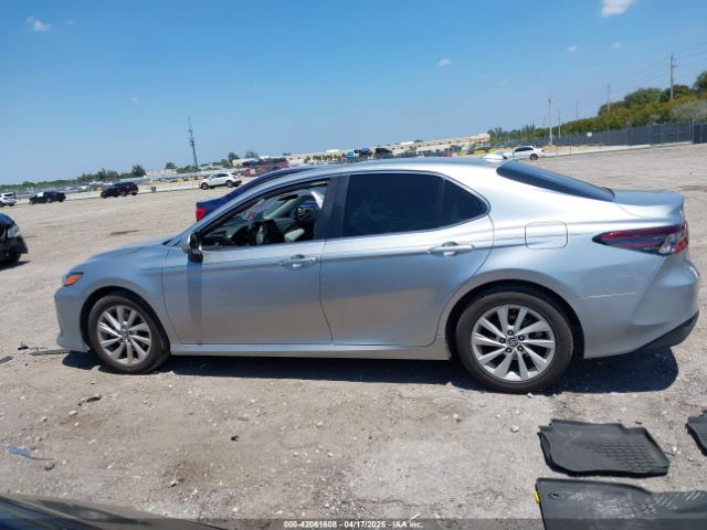 4T1R11AK3RU909197 Toyota CAMRY LE