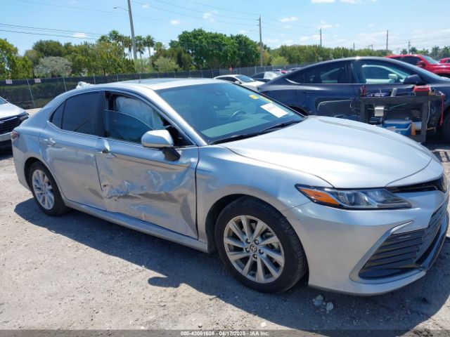 4T1R11AK3RU909197 Toyota CAMRY LE