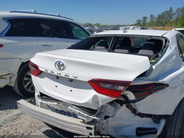 4T1C11AKXMU572963 Toyota CAMRY LE