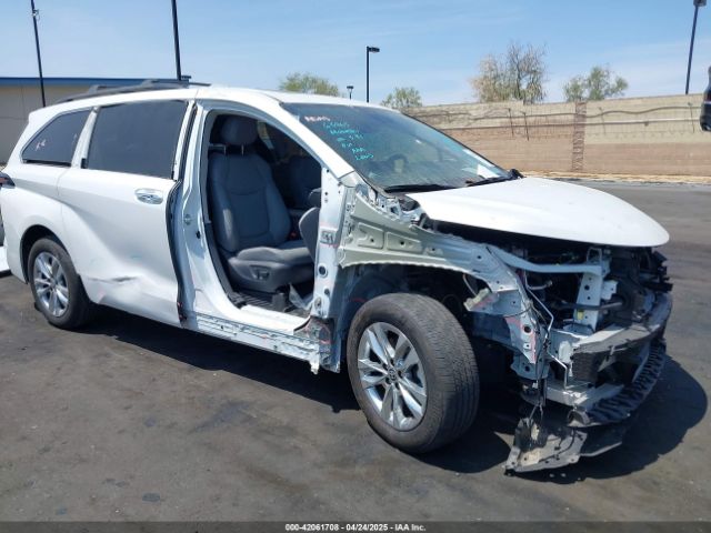 5TDJSKFC9RS111099 Toyota SIENNA XLE