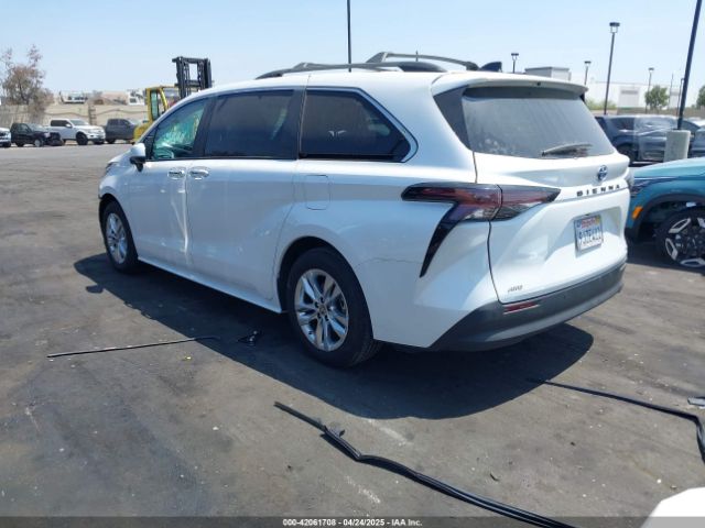 5TDJSKFC9RS111099 Toyota SIENNA XLE
