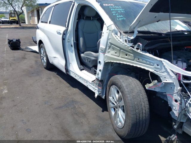 5TDJSKFC9RS111099 Toyota SIENNA XLE
