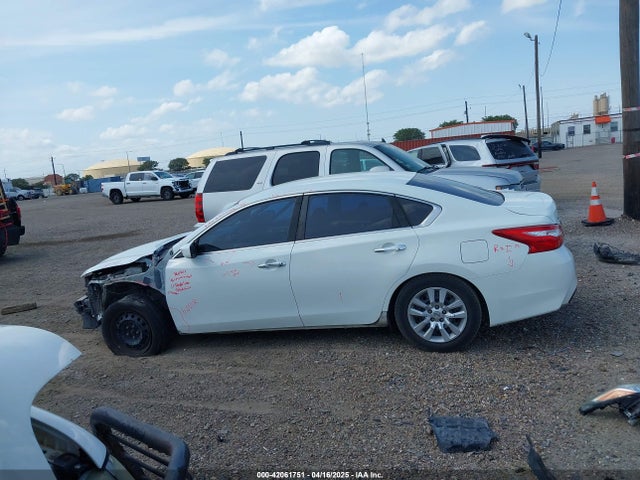 1N4AL3AP8HN356581 Nissan Altima 2.5 S