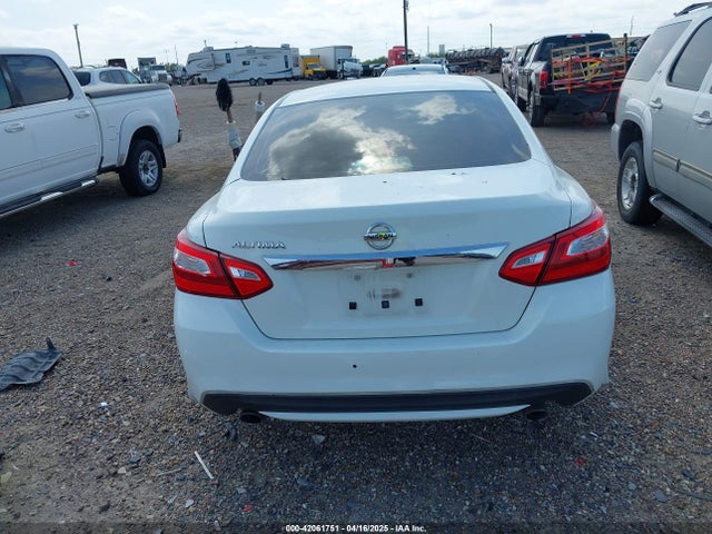 1N4AL3AP8HN356581 Nissan Altima 2.5 S