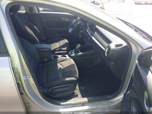 3KPF24ADXME359818 KIA Forte Lxs