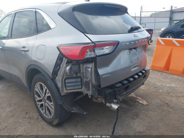 1FMCU0H62NUA17825 Ford ESCAPE SEL