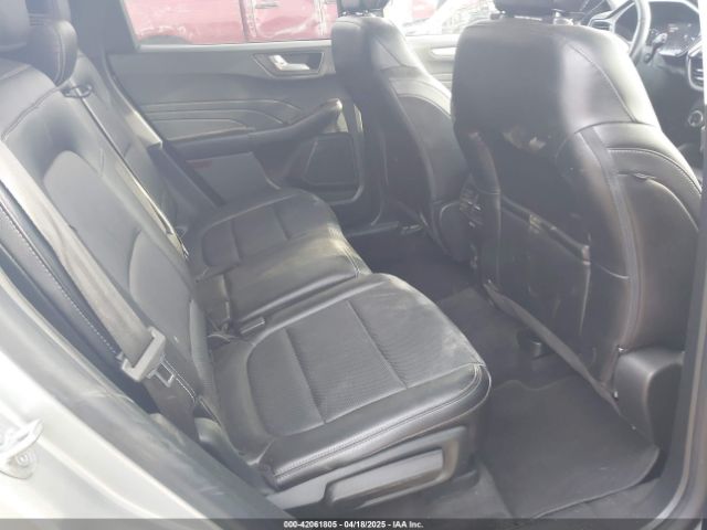 1FMCU0H62NUA17825 Ford ESCAPE SEL