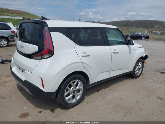 KNDJ23AU9P7865682 KIA SOUL LX